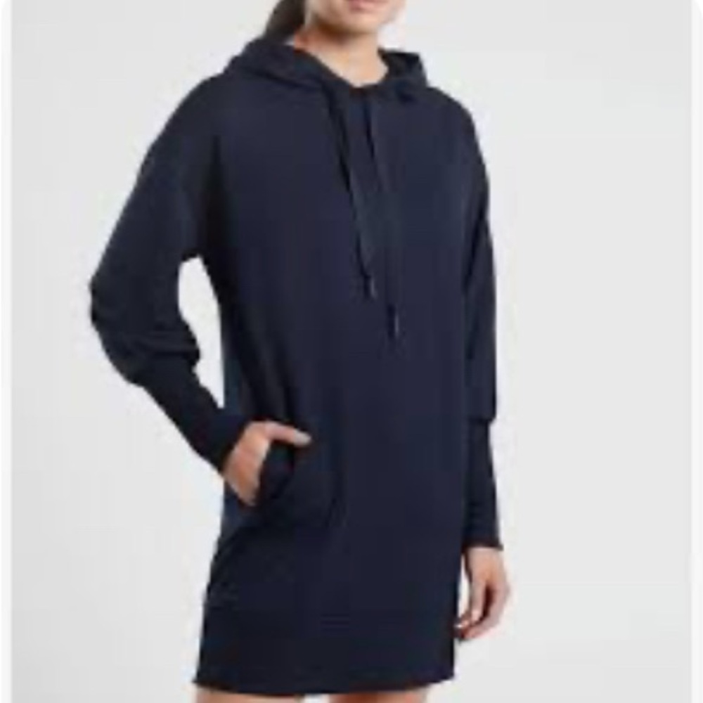 NWOT, Athleta long sleeve Mala hoodie dress with POCKETS; medium